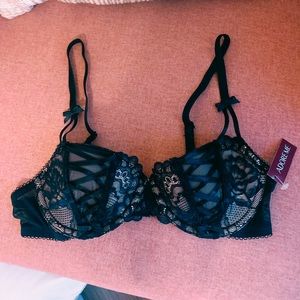 Emmy contour bra NWT!